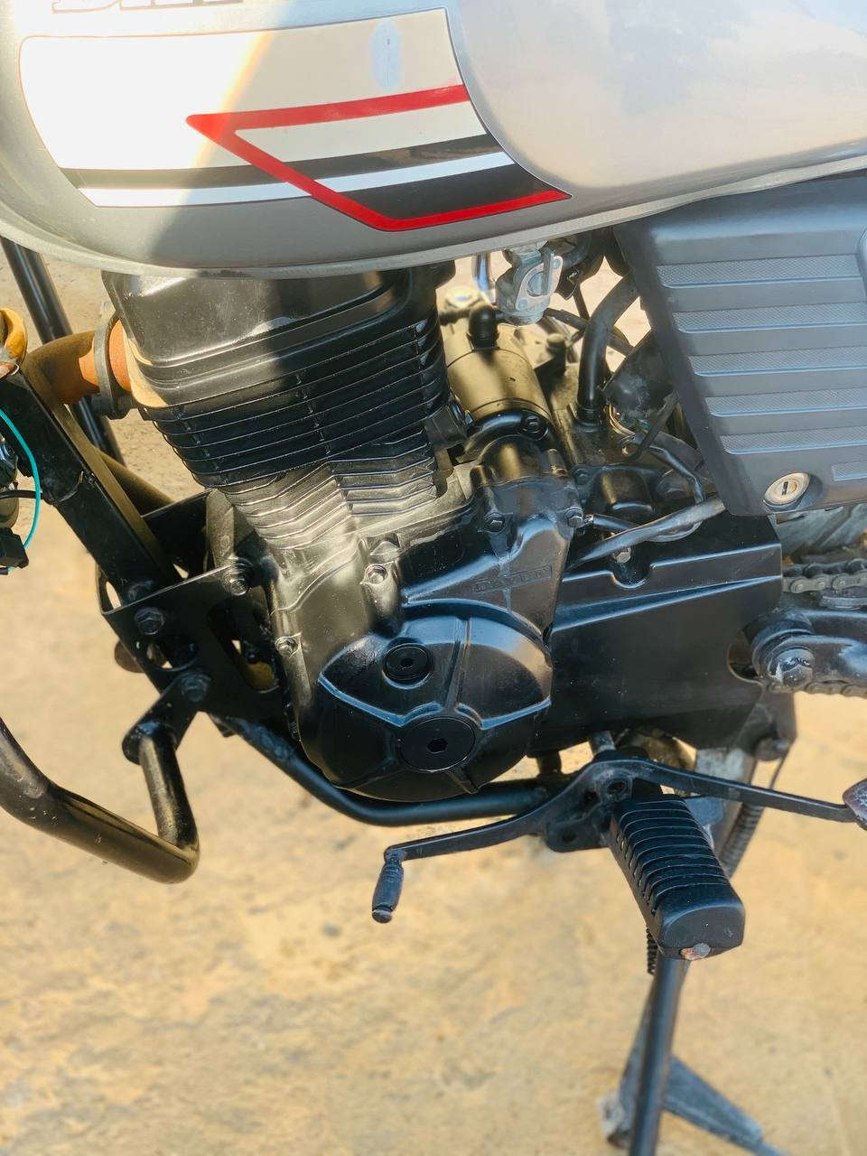 السلام عليكم دراجه دايوان للبيع موديل 2021 اوراق اصولي سعر 1300 مكفوله كلشي شغال مكان كوت قضاء الحي رقمي ***********
