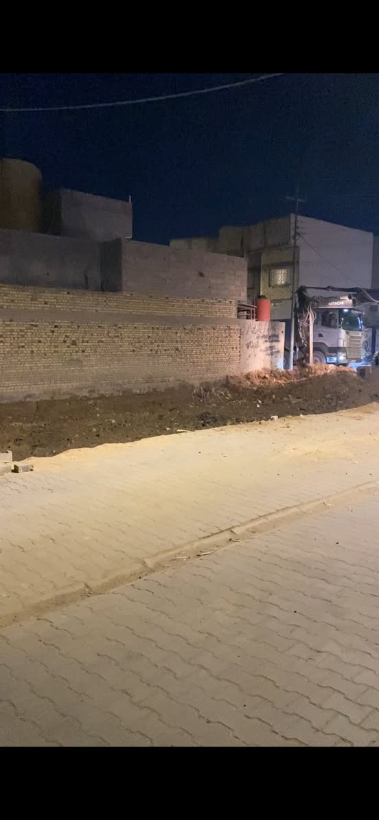 اليوم وبفضل الله
تم قلع قطعة ارض بمساحة 200م. في السنيديه وتم نقل الإنقاص و دفنها بالجلمود والأسمنت والسبيس وحدلها طبقتين للإستفسار ***********. أو. ***********
