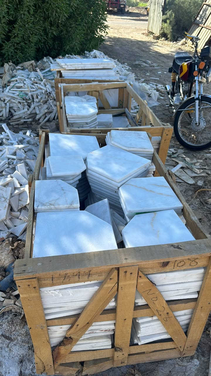 بسمه تعالى . . . يعلن معمل شمس عن تجهيز كميات كبيرة من الرفوف والكوبلن  
 المرمر تركى  بانسب الأسعار .

مستعدون لتجهيز كميات كبيره من الرفوف الكوبلن / مرمر تركي صدف درجة أولى

سيت رفوف 3 قطع 
    30×30 سم
    25×25 سم 
    20×20  سم 

سعر المتر الكوبلن حسب القياس 
قياس    3×60
قياس    4×60        سمك 2 سانتيم
قياس    5×60
ويوجد توصيل لكافة المحافضات . 
🚛🚚🚛🚚🚛🚚🚛🚚🚛🚚
العنوان : ميسان

‭***********
