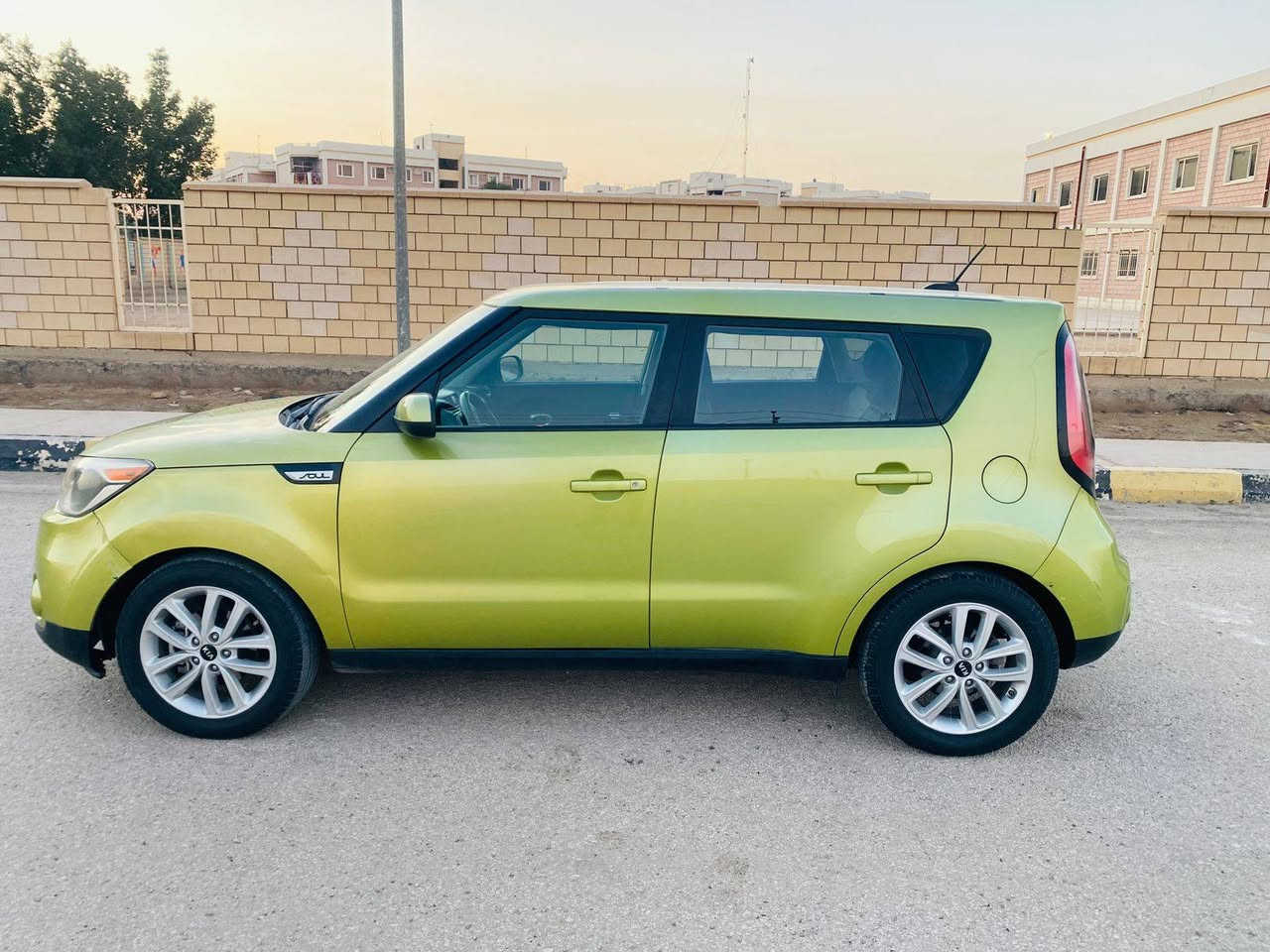 سلام عليكم للبيع صول رقم بغداد ٢٠١٩ محرك ٢٠٠٠ ماشيه ٧١ سيارة جاهزه من كلشي بيها صبغ ٣ قطع بدون شاصي ولغد شرط السعر ١١٥ وبيها مجال اتصال ***********
