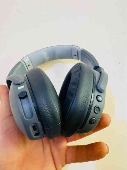 سماعه غنيه عن التعريف سماعه جديده استعمال سبوعين فقط نضافه 98‎%‎ الدمام فول ملحقاتها غير مستخدمه الصوت عالي جدآ سعر 170 الف وبيع مجال بصيط للتواصل خاص او *********** سامراء
