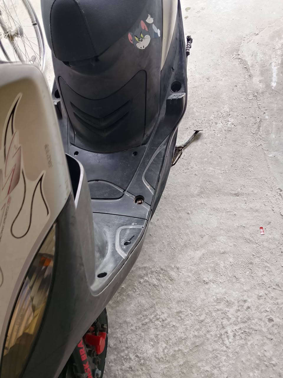 السلام عليكم دراجه ماكس عدله مكينه مكفوله اي نقص ما بيها دراجه كفاله بيها بداية تبخير  عنوان بغداد مدينة الصدر  السعر 725 و بيها مجال واتساب ***********
