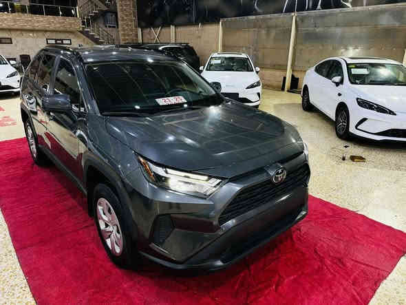 🟢Toyota RAV4 2023 LE 🟢

حجم المحرك 4 سلندر (2.5L) 

🔴(السعر/ 20500 $)

🔴المواصفات : 
رادار أمامي(تحديد مسار)
تحكم وضعيات القيادة Drive Modes 
هاند بريك بصمة
اوتو هولد(Auto Hold)
تحكم وضعيات القيادة ECO,NORMAL,SPORT
مانع انزلاق+ABS
حساسات خلفية+كاميرا
تحكمات استيرن
تبريد قطعتين 
وبقية المواصفات المعروفة
الضرر كما موضح بالصور

🔴(العنوان/كركوك شارع المعارض)
 ___________________&&&________________

🔴للاتصال/
***********

***********
