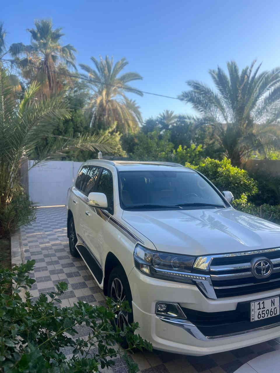 سلام عليكم تيوتا لاندكروزر.   لوك جديد ونضيف
موديل 2020

  كفالة عامة من كلشي وضع زيرو 
شركات

سيارا ماشيه  56

مواصفات سياره

فتحة سقف سلايت 

تشغيل عن بعد

كراسي جلد

كراسي كهرباء عدد 2 

دبل ماوس 

شاشة كبيرة وسط دشبول

٢ ايرباك

سستم صوت

اشاير ترحيب

٧ راكب

هوك سحب خلفي 

حساسات أمامية وخلفية وجوانب

لايت اسود 

لايت زنون 

سبايدر لكزز

كشاف لايت ضباب 

ويل كروم حجم ٢٠

سياره رقم بغداد انكليزي 
العنوان بابل الشوملي 
السعر 545
 ***********
 
‏
