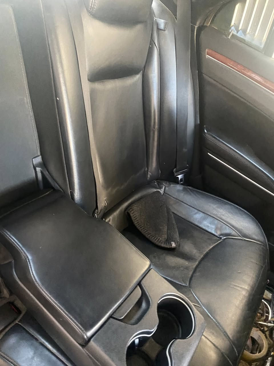 سلام عليكم كشنات اوباما جارجر  جلد تدفءة كهرباء 
الاماميات يرادلهن تصليح شويه للجلد 
والخلفيات جدد نضاف كلش 
بسعر مناسب 
*********** خابرني وتدلل
