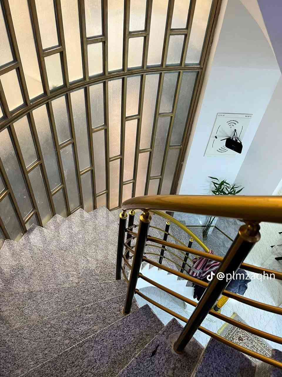 🔴 بيت للبيع بمساحه ((١٠٠متر طابقين  ))
🔴يتكون من ((استقبال صاله مطبخ غرفه ٢صحيات ٤))
🔴 تفاصيل البناء ((بناء طابوق وصب كونكريت))
🔴خدمات ((ماء مجاري كهرباء   ))
🔴نوع العقار ((سند ٢٥ إقرار محكمه  ))
🔴موقع العقار و مكانه ((. ⛳.مقابيل  مدينة ألعاب السندباد شارع اسنوبي))
❌❌❌❌❌❌❌❌❌  يرهم بيع او مراوس بقطعه 

الاستفسار 👇
***********
***********
