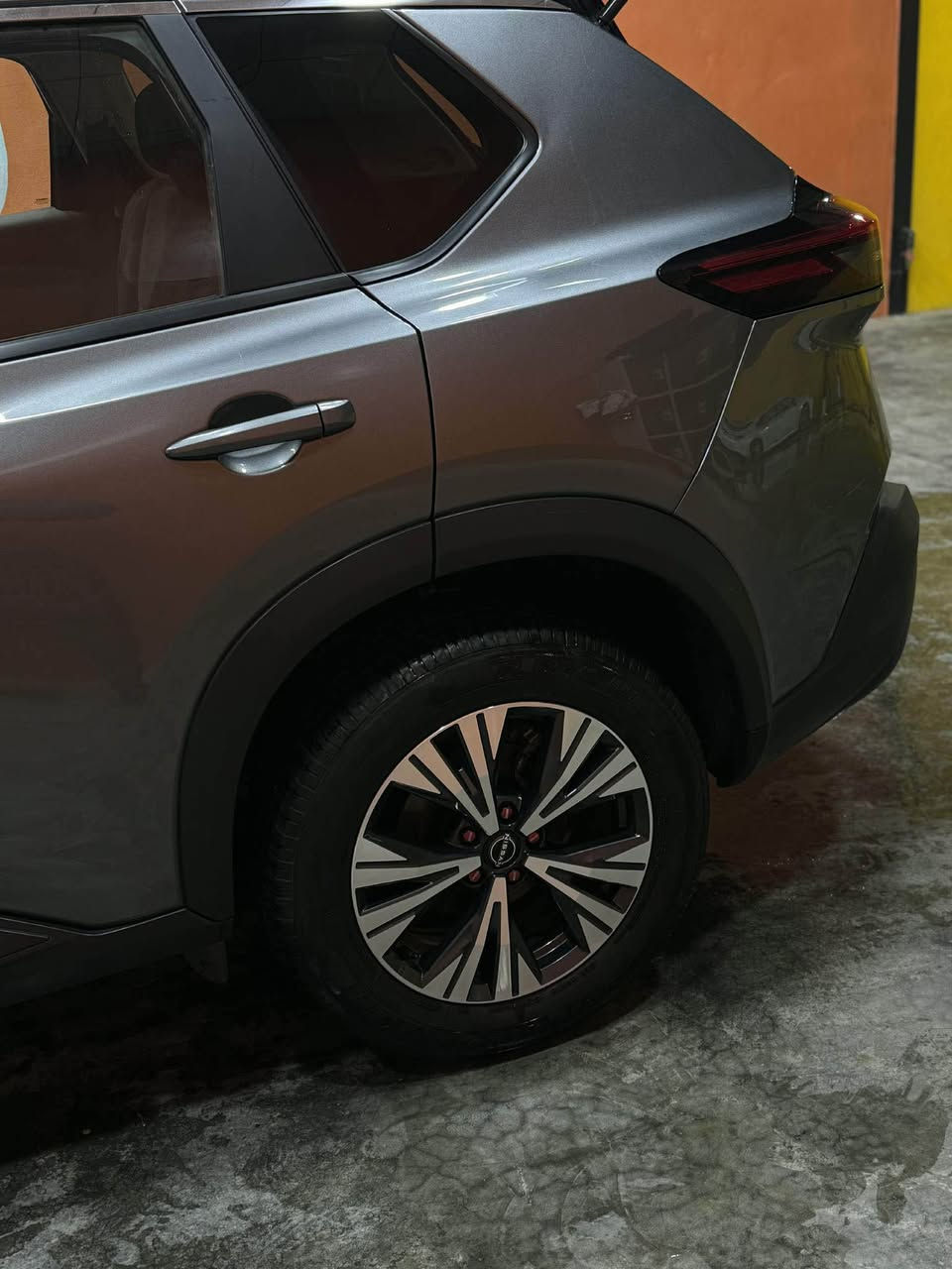 السلام عليكم 

نيسان روج  2023 SV 

(((((بدون حادث بدون صبغ دعامية سرقة امريكا ))))

لون اسمنتي  مميز 

فول مواصفات عدا بانوراما

حساسات 

مانع تصادم امامي 

كامره خلفيه وشاشه جبيره

نقاط عمياء ورادارات جانبية 

تبريد ثلج 
تايرات جديدة

تشغيل عن بعد 

ماشيه 75 الف

السعر : 175$ 

السياره جديده بمعنى الكلمه بحاله الوكالة 
*********** بغداد, العراق
