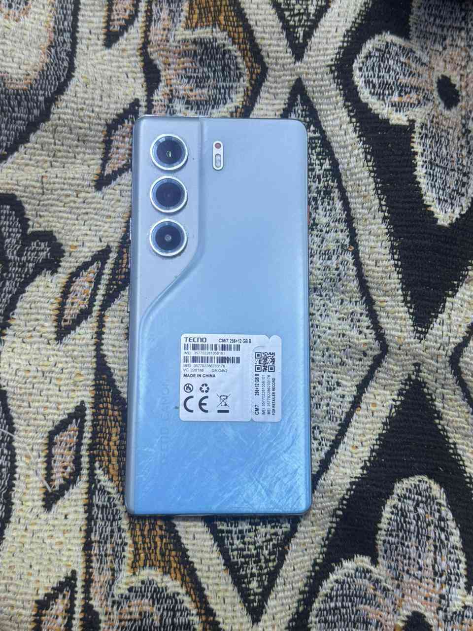 سلام عليكم عندي جهاز كامون ٤٠فايف جي الذاكره العشوائيه ١٢ الذاكره الداخليه ٢٥٦ جهاز نظيف بس بي الدكمه مال التشغيل تتحلحل بس شغاله هيه مابيها شي او جهاز كلش نظيف ويا الكارتونه بس السعر ٢٥٠ مكاني الكاظميه الشراي يتفظل خاص او يتصل رقم الهاتف ***********
