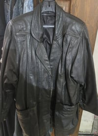 قميص جلد نسائي • سترة قماش سوداء • جاهز