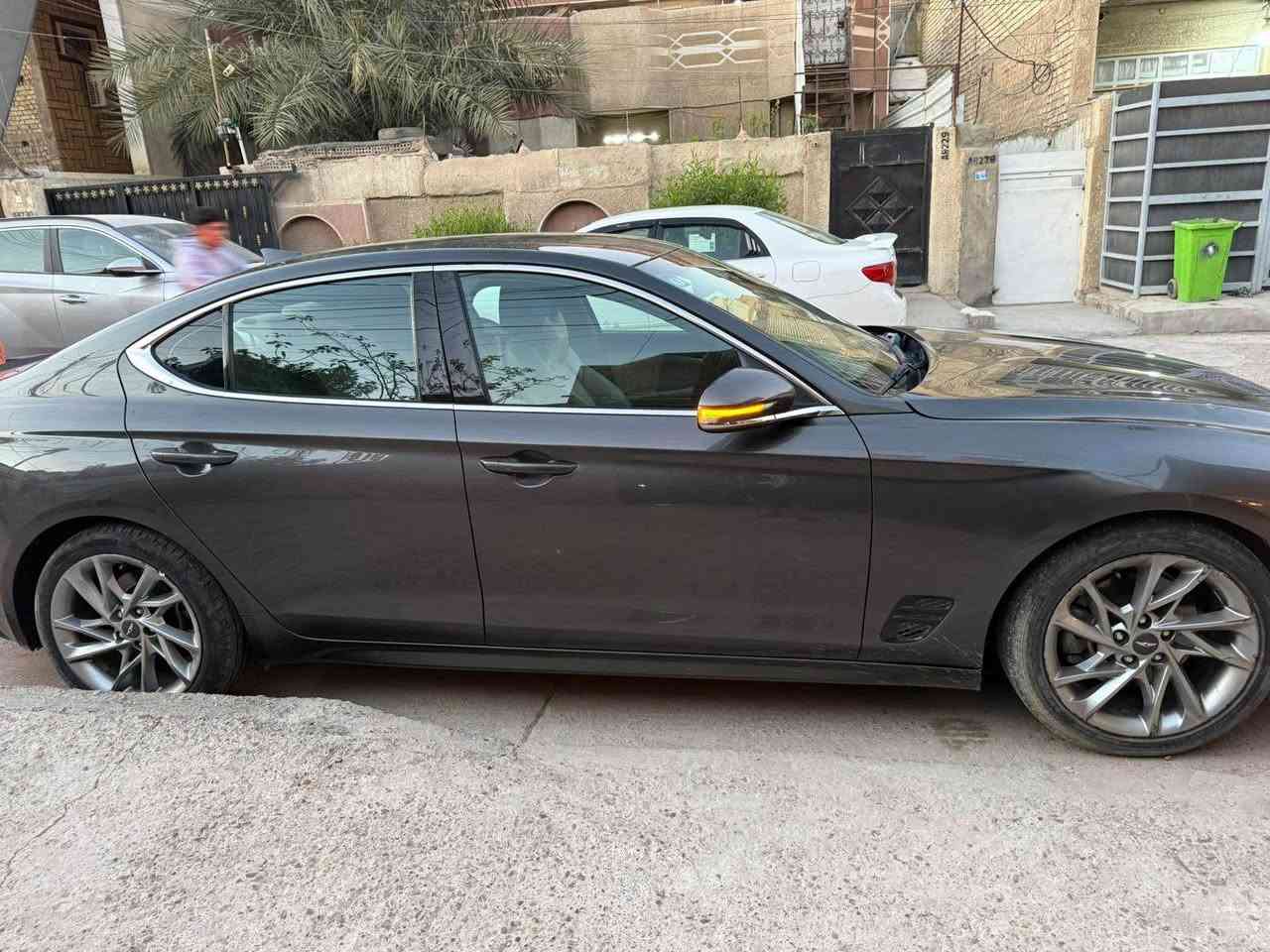 جينيسس G70 موديل 2022
رقم بغداد بأسمي‏***********تواصل واتساب فقط 
المحرك: 2000 تيربو
 السعر 170 ورقه  بيها مجال بسيط
الدفع: خلفي
حادثها مقدمة الجاملغ الأيمن  وباب كلير  وشبر مقدمة جاملغ ايسر   بدون  دواخل 
رقم الشاصي KmtG34ta3NU099626

المواصفات:
• بصمة تشغيل
• تشغيل عن بعد
• كشنات ميموري سيت
• كشنات تدفئة 
• 5 وضعيات قيادة
Eco - Comfort - Sport - Sport Plus - Custom

• Auto Hold
• سستم سماعات Lexicon
• داخل أبيض جلد بقلاوة
• كاميرات جانبية تظهر داخل العداد مع الإشارة
• شاشة كبيرة
• عدادات ديجيتال
• رادارات أمامية وخلفية وجانبية
• حساسات أمامية وخلفية
• نظام تحديد المسار
• لايت LED أمامي وخلفي
• دخول ذكي مع إنارة ترحيب
• قيادة ذاتية
• مثبت سرعة مع تحديد مسار
• تحذير فتح الباب عند وجود سيارة قريبة
• قطعتين تبريد
• كشن السائق حضن بوضعية Sport و Sport Plus
• ماسحات أوتو تتحسس المطر
• ترحيب شعار Genesis
• نقطة عمياء
• شفتات ستيرن السليمانية, العراق
