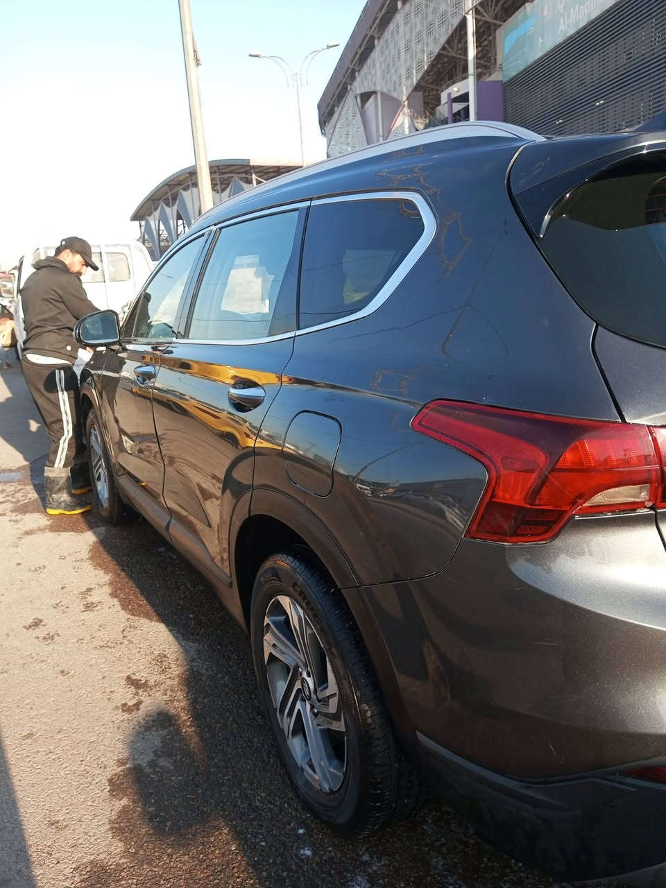 السلام عليكم البيع سنتافيه وأرد مريكي حادثها بجم وتصليج  بل جاملغ خلفي مديل 2023 
فول مواصفات عدة فتحه 
سيارة جاهزة رقم بغداد مرقمها حلو 
تحول ثاني يوام ابيع مستعجل 135 
مكان سيارة بغداد 
رقم تليفون ***********
