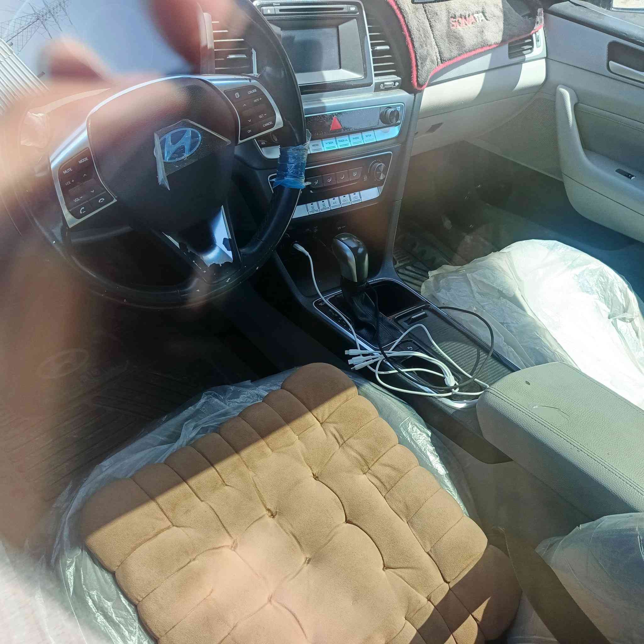 سوناتا 18 , خليجي
كفاله عام 
ماشيه ١٢٦ 
رقم اربيل الجديد 
تحويل مباشر و حصرااا تحويل 
مكينه 2400 دوش كفاله 
كلشي كدامك واضح  و سونار مرفق 
العنوان الرمادي 
السعر ١٦٨ 
ترهم مراوس ب كورلا او النترا حديث
اتصال ***********

