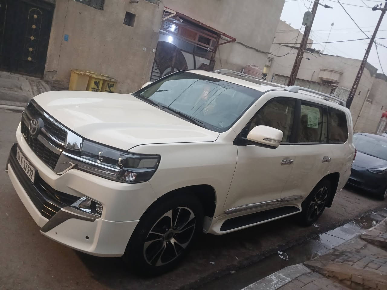 السلام عليكم البيع لاندكروز مديل ١٤ محدث الخارج بس محرك ٦ رقم بصره بسمي بيها جفيه صبق عام جاهزه السعر 270 مكان بصره الخاص مقلق الاستفسار ***********
