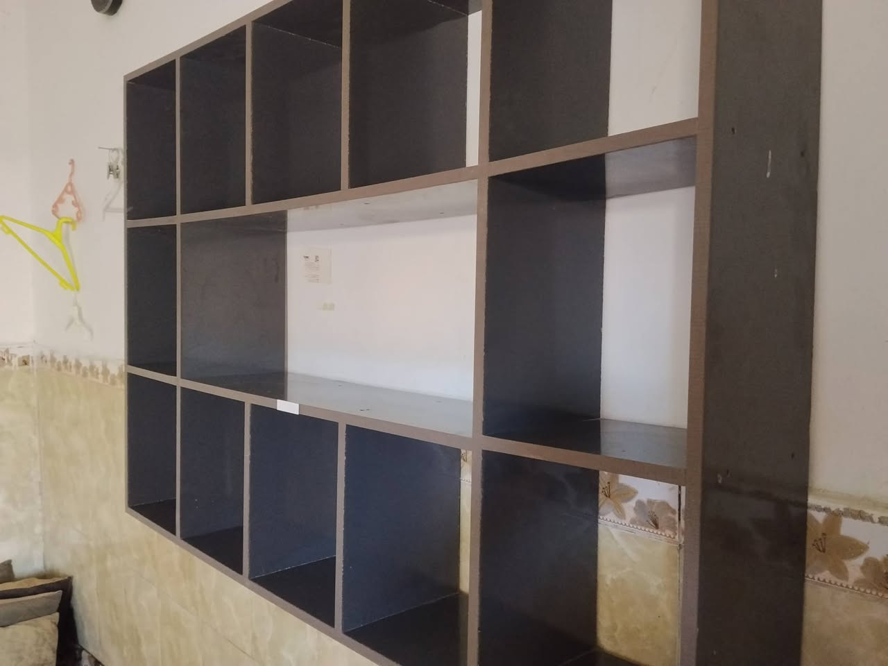 رف تفصال تركي درجه اوله وزن ثقيل كلش ارتفاع متر و٥ وعرض متر ونص ١٢ خانه على ٣٠ ووحده بالنص عريضه ٩٠ شد براغي فصلته اب ١٧٥ بعده جديد انطيني بي سعر واخذه مكاني حسينيه بالسكلات ملعب جيكر موجود فيس واتصال ***********
