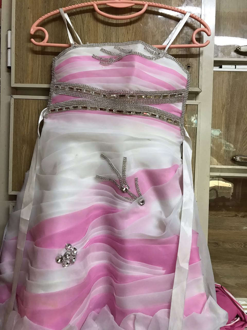 فساتين بناتي ونسائي كلش نظيفات. عندي توصيل


**إذا كنت صاحب هذا الإعلان وتريد حذفه لأي سبب، رجاءا أرسل رسالة إلى الدعم الفني**
