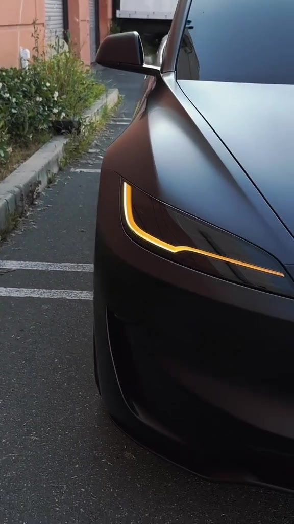 إضاءة LED RGB الأصلية الخاصة بـ Tesla Model 3 الشكل الجديد ✨
64 لون متغير مع ركصات خرافية تخلي أجواء السيارة فخمة بكل معنى الكلمة 🌈🔥

✅ تحكم كامل عن طريق تطبيق الهاتف
✅ ريموت أصلي للتحكم السريع
✅ تكدر تخصص كل جهة بلون مختلف
✅ تركيب أنيق يضيف لمسة مستقبلية للداخلية

💵 السعر 100$
⚠️ باقي آخر قطعة

للحجز والاستفسار:
📞 ***********
حاطلكم فيديو بالمنشور
