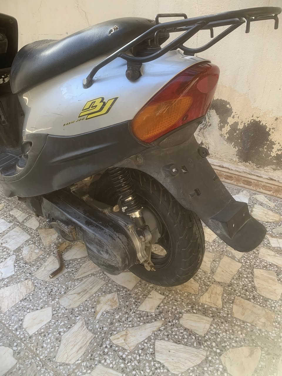 دراجة بيجي نضيفةلبيع كامله من كلشي بس مكينه مفتوحه
سعر دراجه ب٣٢٥ بيه مجال
رقم موبايل***********
