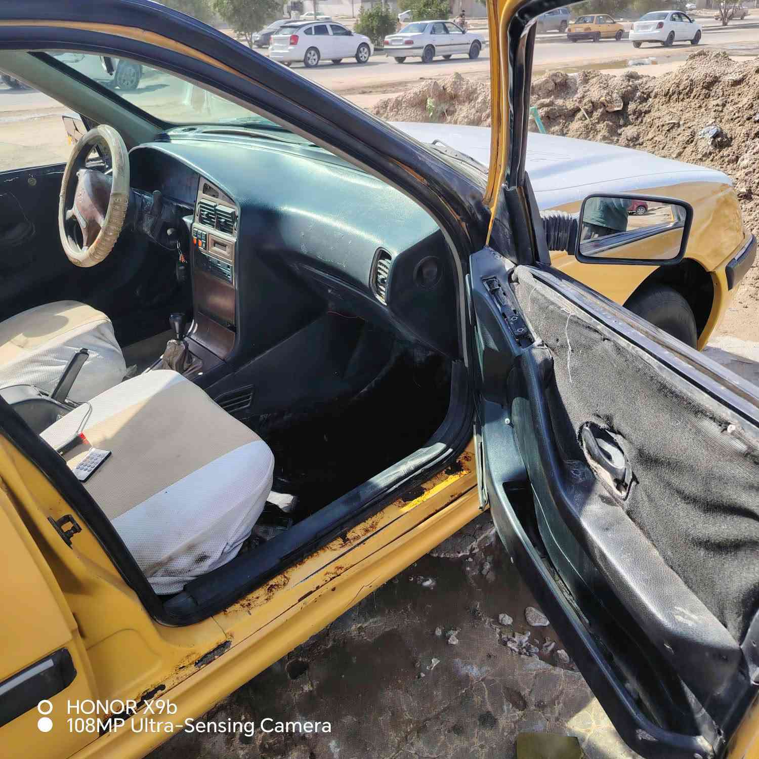 السلام عليكم بيجو بارص مديل ١٠ راعيها موجود رقم مثنى الماني للبيع او مراوس مصفره غرامات عليها هيئة ٥٠٠ ورا المشتري مكينه ع سحك سعر ١٧ وبيها مجال بيع او مراوس عنوان نجف ***********
