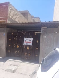 قطعة أرض ١٠٠متر للبيع رفت مجاري ماء سياج خلفي وباب خارجي مع القمرية شا...