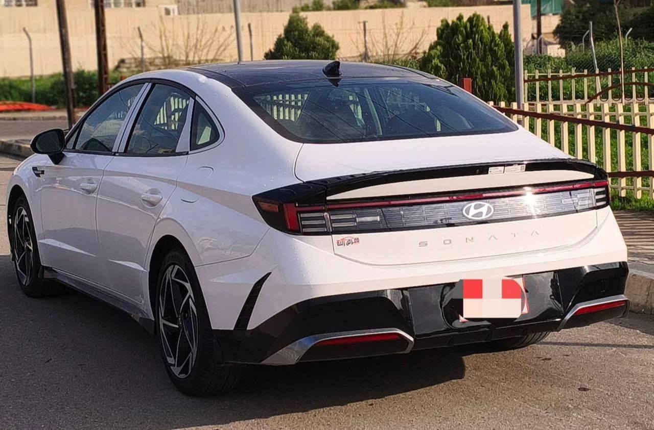 هيونداي سوناتا 2025 للبيع

رقم: كاتي بدون رقم
الممشى: 300 مايل (بحالة صفر)
المحرك: 2.5 لتر بدون توربو (المرغوب)
اللون: أبيض ثلجي
المواصفات: فول
بصمة (أبواب + صندوق)
تشغيل عن بعد
شاشة كبيرة (CarPlay + Android Auto)
شحن وايرلس
مثبت سرعة
قيادة شبه ذاتية
نظام تحديد المسار
رادار أمامي / جانبي / خلفي
كاميرا 180 درجة
تحكم ستيرن
سايد بريك بصمة
مودات قيادة (Normal - Sport - Sport Plus - Custom)
سقف بانوراما
تبريد/تدفئة مقاعد
عداد ديجتال يتغير حسب وضع القيادة
جير 8 سرعات + شفتات ستيرن
نظام صوتي قوي
نوافذ أوتوماتيك
Auto Hold
إضاءة LED أمامي وخلفي
الحالة:
سيارة كلين جداً، بدون صبغ وبدون بارد (بشرط الفحص)
ملاحظات:
تكلفة الرقم 12 ورقة

الموقع: موصل
رقم الهاتف: ***********
