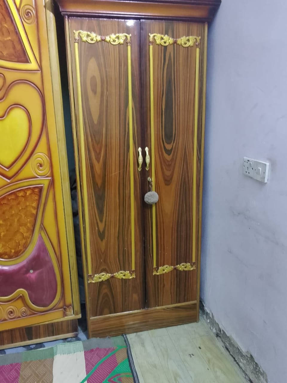 سلام عليكم شباب عندي غرفة للبيع جديدا مثل ما بصور بغداد زعفرانيه 600بيه مجال هاتف ***********/واتساب فقط
