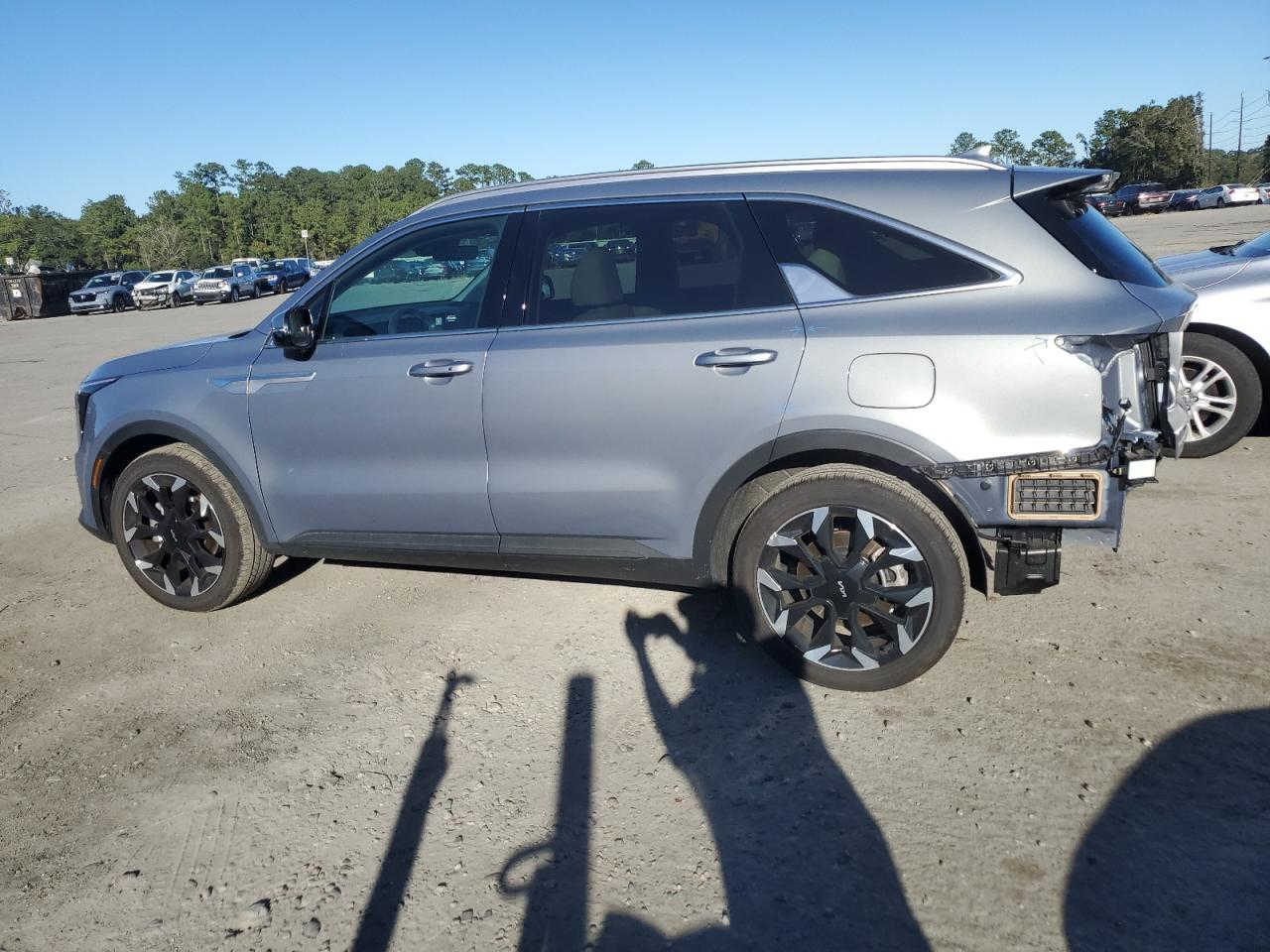 🚨 تنويه مهم
هذه السيارة معروضة في المزاد الأمريكي 🇺🇸
والمزايدة والشراء تتم عن طريق مكتب الباخرة للمزادات 🇮🇶
🔥 تدخل بكتاب الشهداء
───────────────
🚗 نوع السيارة:2025 KIA SORENTO EX
📅 تاريخ المزاد:الخميس 19-02-2026
💰 السعر: يتحدد داخل المزاد
📊 الممشى:16773 ميل فعلي
🛠️المحرك: 4 سلندر / 2.5 لتر
───────────────

🔥 مجاناً مجاناً مجاناً
📄 تقرير كارفاكس مجاني بدون أي مقابل
───────────────

🚗 سحب السيارة خلال 24 ساعة من وقت التسديد
💸 حسابات مخفّضة وعمولات أقل من السوق
───────────────

🚢 الشحن متوفر من:
🇺🇸 🇨🇦 جميع الولايات الأمريكية والكندية
➡️ شحن مباشر إلى العراق
➡️ العقبة – جبل علي – ميرسين
───────────────

🛃 تخليص كمركي كامل من ميناء أم قصر
🏔️ تخليص كمركي إلى إقليم كردستان
🇯🇴 شحن مباشر إلى عمّان (العقبة)
🇹🇷 شحن إلى ميناء ميرسين – تركيا
───────────────

🏢 فروع الشركة:
📍 الفرع الأول: بغداد – السيدية – الإعلام
📍 الفرع الثاني: الإمارات العربية المتحدة – الشارقة – الصناعية 4
───────────────

👥 مجموعة البيع والشراء:
https://www.facebook.com/share/g/17pXXBgeeU/?mibextid=wwXIfr

───────────────

🎵 TikTok:
https://www.tiktok.com/@al_bakhera?t=8qGOLioZlVE&_r=1

───────────────

📞 للاستفسار والتواصل:
+9647739115599
