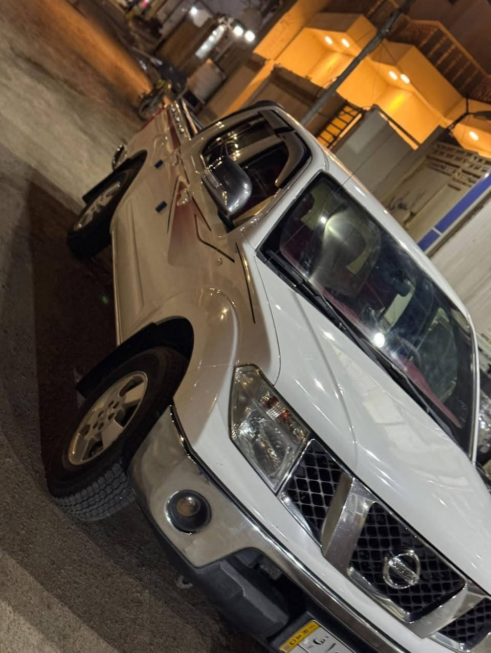 نيفارا موديل ٢٠١٣
رقم انكليزي 
شهر ١١ ٢.٢٥ جدد السنويه وصفرت الضريبه 
وبدلت الرقم انكليزي وصعدت هزه يعني بالديره ماكو تعب 
الي يدور نضيف ومابيه تعب هذا النظيف 
كير محرك كفاله من الفتح مكينه ناعمه 
السياره الي يشتري مداور كبل لا وكاله  ولا شي السعر 130 وبيهه مجال تجي تشوف وتشلع عيوني 
رقم الهاتف***********
