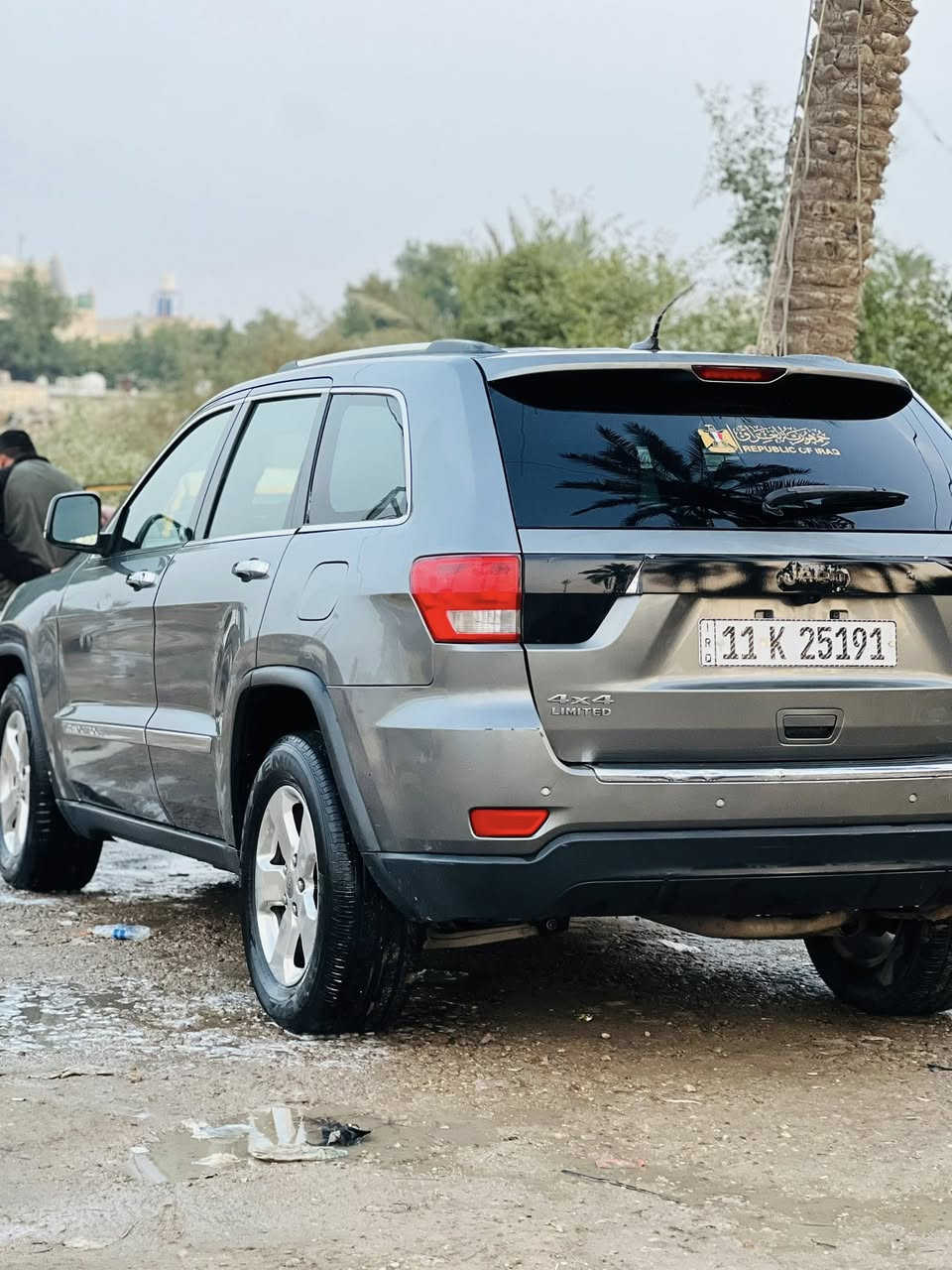 سلام عليكمJeep   LIMITED
*جيب لاريدو
*محرك السيارة: 3600/V6 🔥شرط كفاله 
*الكير : اوتوماتيك جديد 
*العداد :١٨٠ الف مايل
*لون : فيلي 
*الموديل : 2012
*السياره وارد أمريكي
*لسياره صدرها نص عمر
*الحالة او نوع الضرر : وارد امريكي كلين تايتل بيها بالعراق ضربه بدون دواخل ضربه سطحية جاملغ وباب العبري وباب الورى وانصبغ نص الجاملغ وياهم ملاون الباقي ماكو شي بعد البجم كبس كل الايرباكات سليمة اي كلوب ممشتغل بالدشبول رقم بغداد اوربي باسمي مجددة لحد ٢٠٣١ هزة جديدة بشهر الواحد ٢٠٢٦ 
*الـــــــمــــــوأصــفــات🔥
*4x4 
*بصمه
*تشغيل عن بعد
*كامراه خلفيه دوارة
*فتحه بنورامة طكتين
*تحكمات بل ستيرن كامل
*وشاشه اعطال وبيانات السيارة
كشن كهربائي السايق والراكب مع تدفئة اربع كشنات 
خزن ميموري مع ماوس انظمة قيادة 
دمام خلفي مع شاشة بلادية كبيرة 
*لون الداخل السياره : اسود 
*السعر : 150 ورقه وبي مجال للشراي
*( ترهم مراوس باحدث منها مع الفرق
*العنوان : ميسان/ العمارة/ مركز المحافظة
الهاتف : ***********
***********
