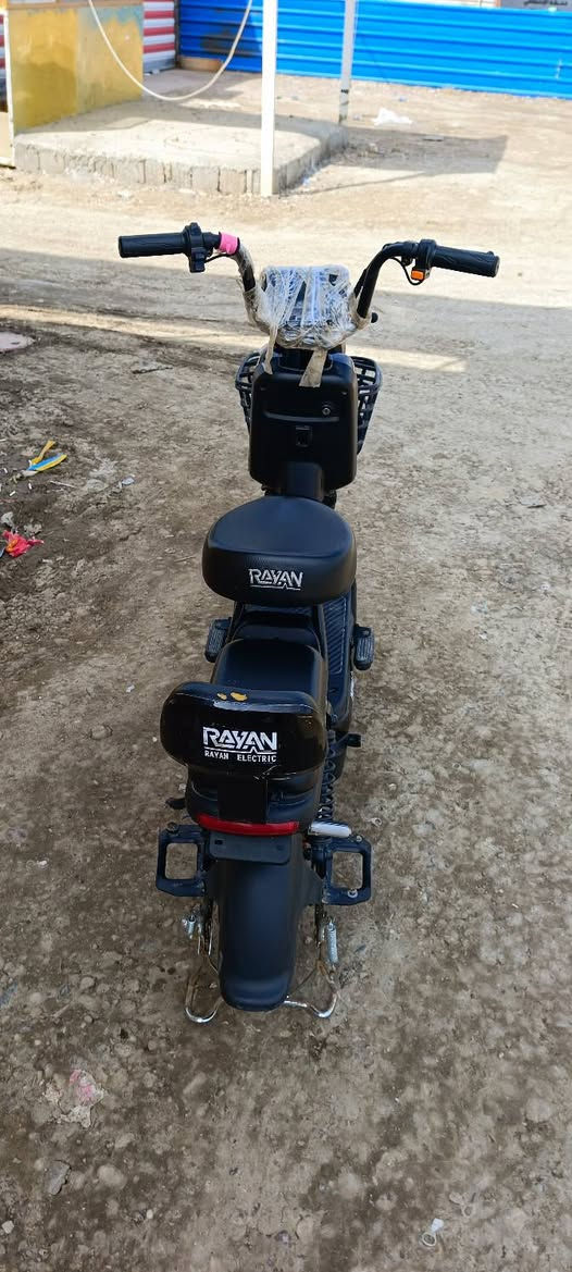 للبيع دراجه شحن سرعتها 40مكاني بغداد سعر 225الف وبيها مجال ستفسار نتصال على رقم ***********
