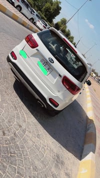 كيا سورنتو موديل 2018 شكل 2020 خليجي السياره بيها ربع الجاملغ الامامي ...