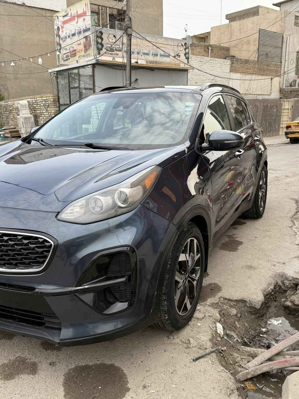 السلام عليكم سبورتج موديل 2022
حادثها مرفق مع الصور تبديل جاملغ امامي ومصبوغ فقط وجاملغ خلفي بارد بدون دواخل مكينه كير كفاله شرط الفحص ماشيه 45 ميل السياره موصفاتها فول الفول عابر الجيتي لاين كشنات جلد تدفئة كراسي كهرباء تحكمات ستيرن بنورما ثلاث انضمة قيادة مري شفط رادرات أمام خلفي توقف ذاتي قياده الي تحديد مسار وبعد هواي مواصفات بيها السياره جديده بسمي هزه وفحص قبل سبوع من سويتها سنويه لل 2029 تريد وكالة تريد تحويل مجانا 
السياره معروضه ب190 وبيها مجال بسيط مكانها بغداد 
تليفون ***********
