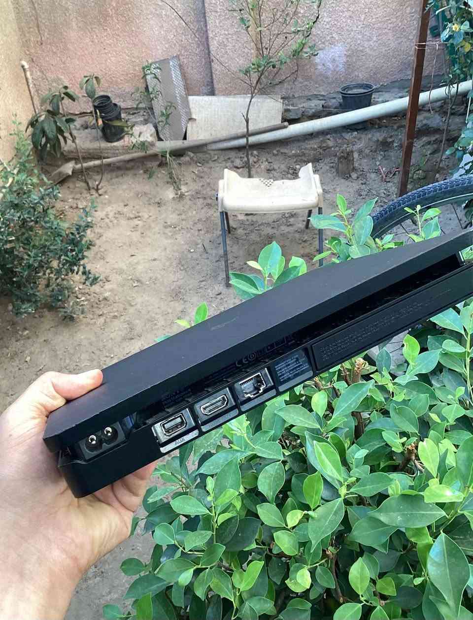 بلي فور سلم  اولاين  ، ( PS4 Slim Online)
جهاز لوك ستيكر ضمان لا مفتوح ولا مصلح كامل ملحقات اصلية نظافة الجهاز كما موضح في الصور ، ملحقات الجهاز يدة واحدة اصلية ضمان ، كيبل تشغيل اصلي ، كيبل Hd و كيبل شحن اصلي ،مساحة الجهاز نص تيرا ,500gb ، ويجي وي الجهاز حساب بي لعبه فيفا 24 لكن يطلب تحديث النظام يله تشتغل ،نظام الجهاز ١٣.٢ 

السعر :245 وبي مجال بسيط لطيبين 💖.

تواصل : على الصفحة او واتساب من خلال الرقم (***********)
 ‼️توصيل ما عندي ، مكاني بغداد الغزالـية تريد تجيني او ادز مندوب يستلم الجهاز .
