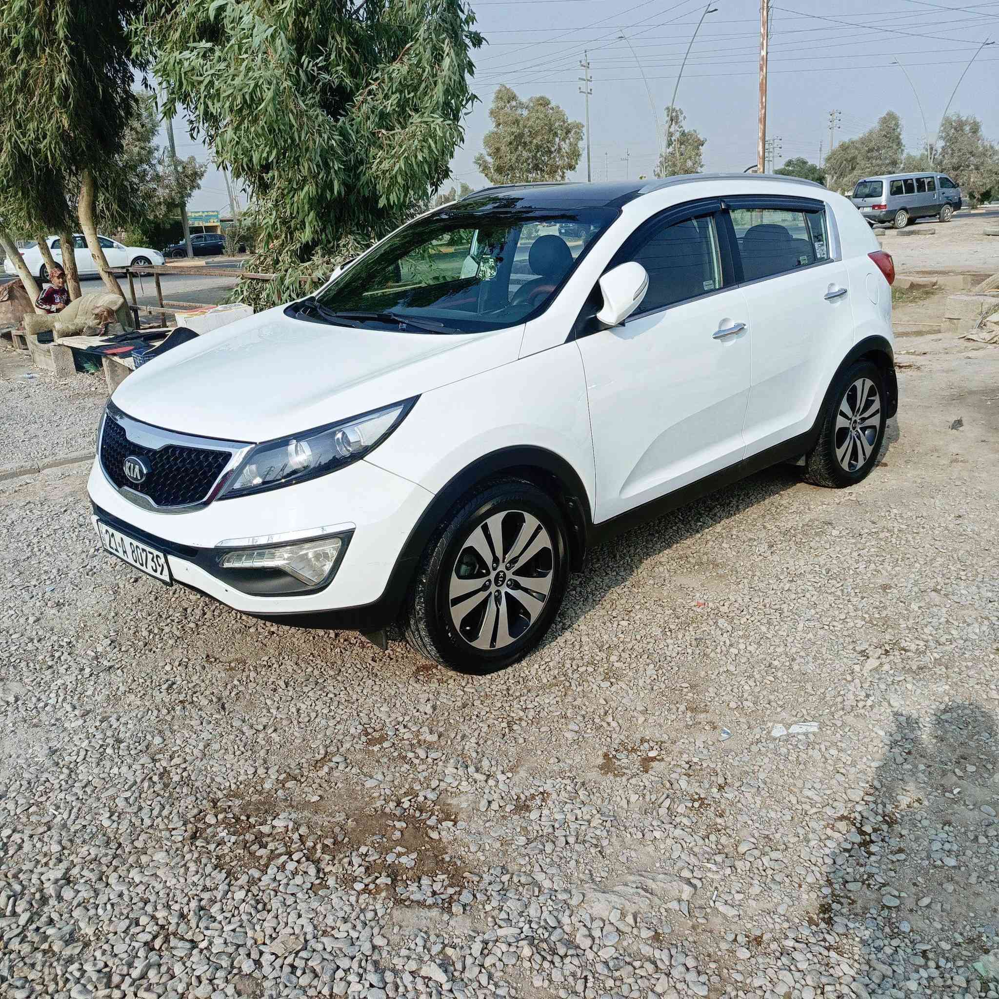 سبورتج ٢٠١١
مكفولة من الصبغ والتبديل حتى الدعاميات 
رقم سليمانية باسمي 
فول مواصفات عدا البصمة
 سقف بانوراما كامرا حساسات مري شفط
 ثلاجة بالجكمجة كشنات جلد كهرباء  وهواي مواصفات السعر 148 ***********
