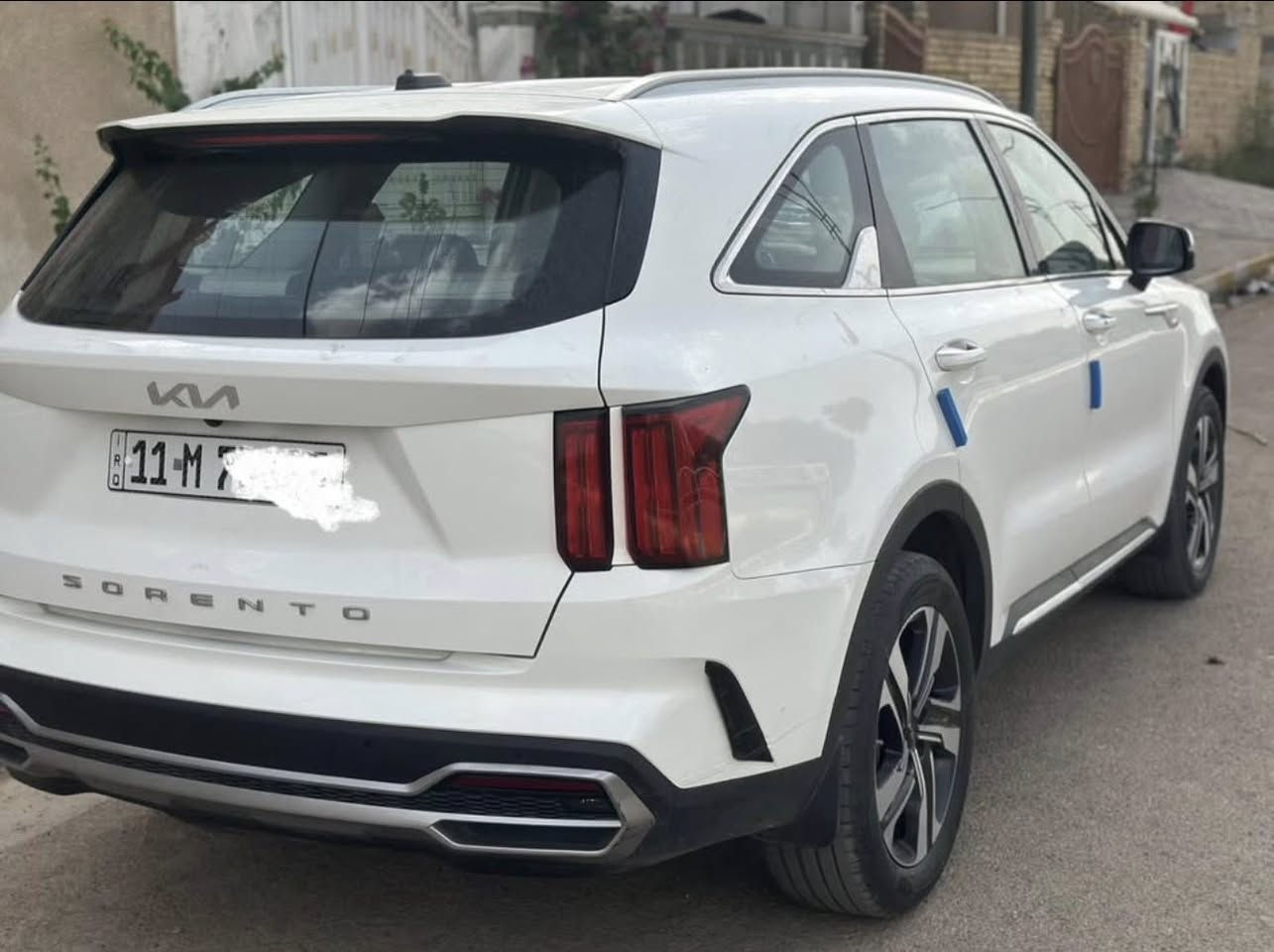 سورنتو 2022 خليجي 
مكفوله  
رقم بغداد باسمي 
7 راكب 
شاشه كامره 
مغلفه جلد الكشنات والارضيه 
3 قطع تبريد 
حساسات 360 درجه
شاحن ويار ليس للمبايل  
بصمه ابواب 
فول تحكم استيرن 
ترحيب عند اقتراب من السياره 
جنطه كهرباء وكراسي كهرباء
محرك 4 اسلندر 
المري شفط 
مكان السياره واسط المركز )
للاستفسار  ***********
