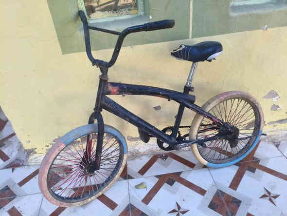 السلام عليكم  بايسكلات عدد 4
للبيع  حجم 27  السعر  70  وحجم  26  السعر  65  والصغير  25   باسكل ذو  ثلاث عجلات  السعر  150 الحي العسكري
***********
