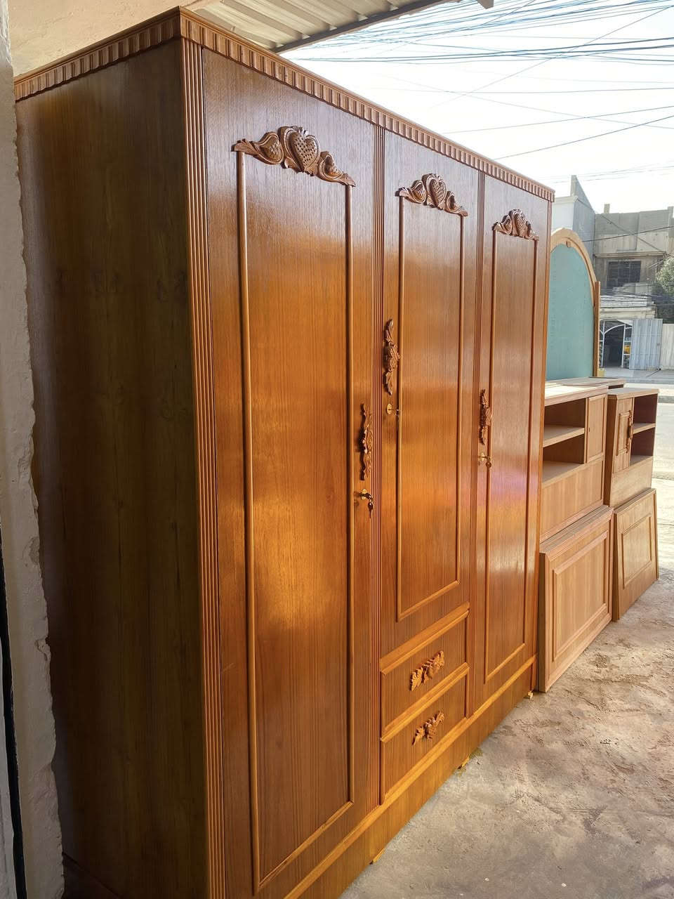 يتوفر قنصور ثلاثة ابواب مستعمل بجودة عالبة وسعر مناسب
عنوان موصل حي القادسية مقابل سايدين ارض النور وجامع علي ابن ابي طالب 
***********
