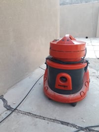 اغراض بيت • مكنسة كهربائية