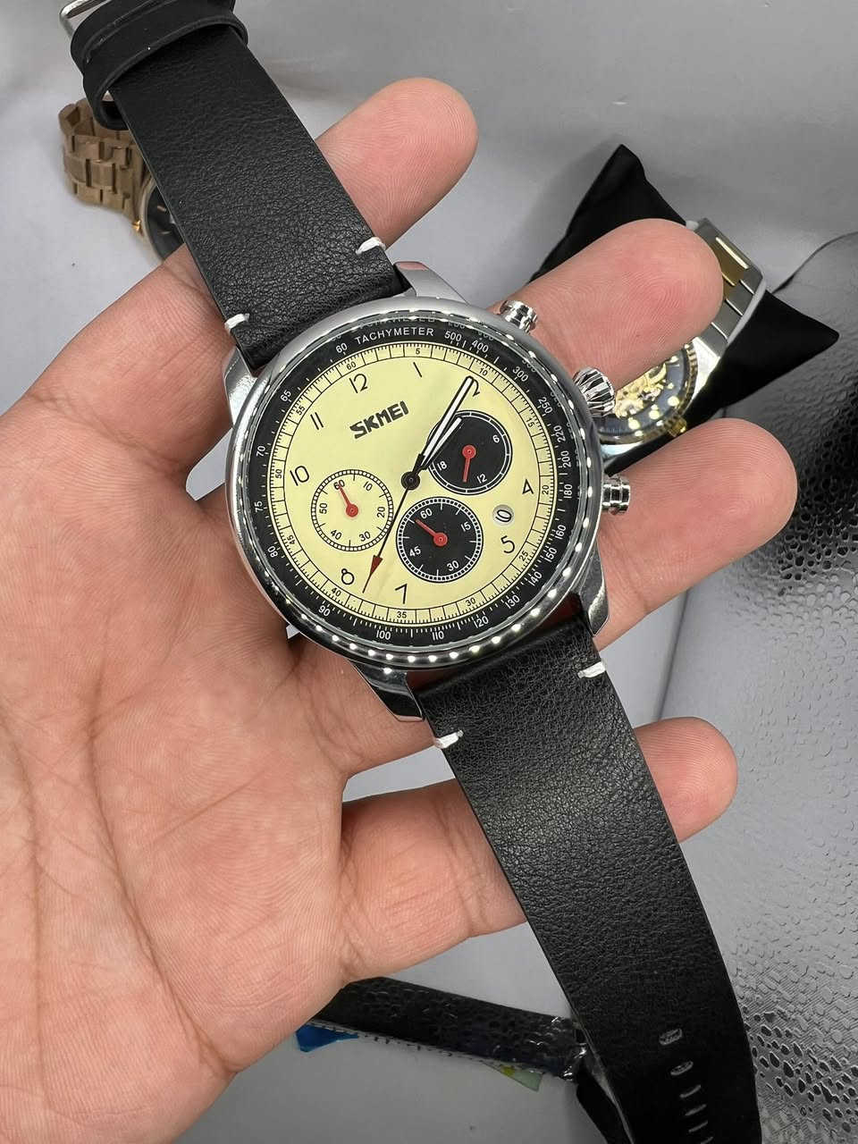 سكيمي اصلي SKMEI
سناتر شغاله 
اميال لومينوس 
جديد بالستيكرات 
سير جلد طبيعي مختم 

قطعة وحيده سعرها 30 الف د.ع


**إذا كنت صاحب هذا الإعلان وتريد حذفه لأي سبب، رجاءا أرسل رسالة إلى الدعم الفني**