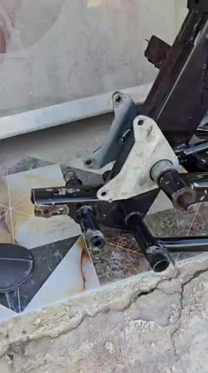 سلام عليكم شاصي 82 للبيع فقط الخشم وجاملوغ بلادي فقط مصبوغ للبيع ***********
