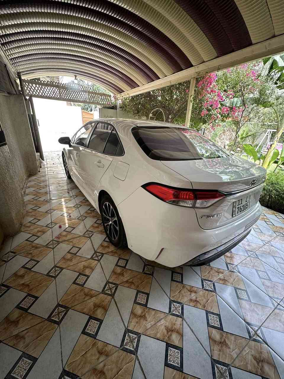 كورلا هايبرد 2025 الشكل الامريكي
ماشيه 10 ألف 
رقم بغداد 
بدون ضرر 
عارضها ب 160 وبيها مجال 
***********
