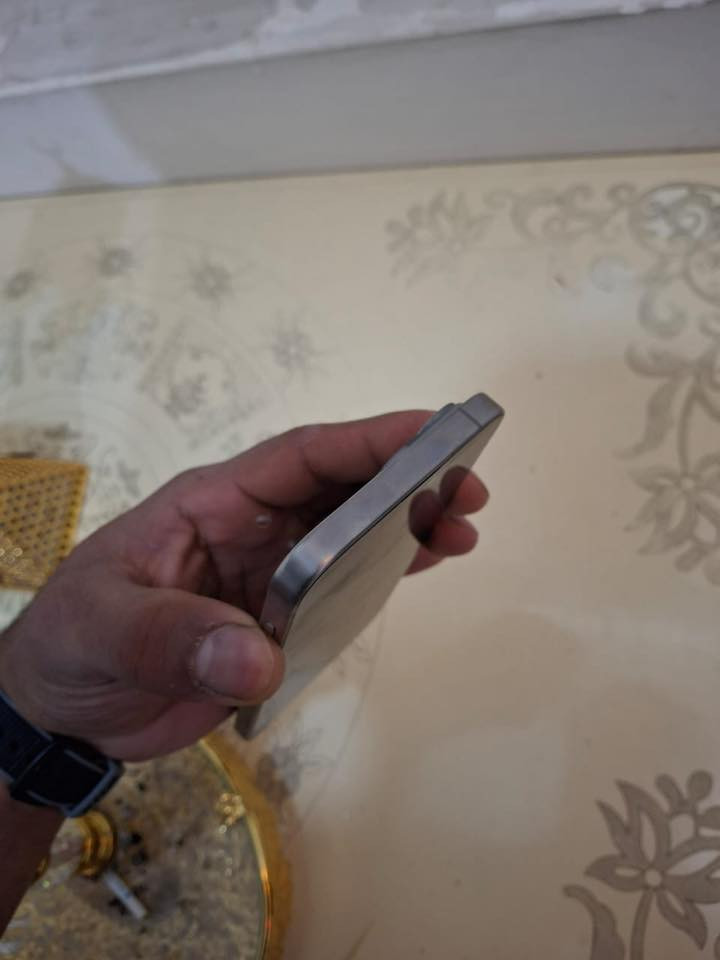 ايفون 15 برو ماكس نضيف كلش ذاكره 256 بطاريه 85  eSIM السعر 900
***********
