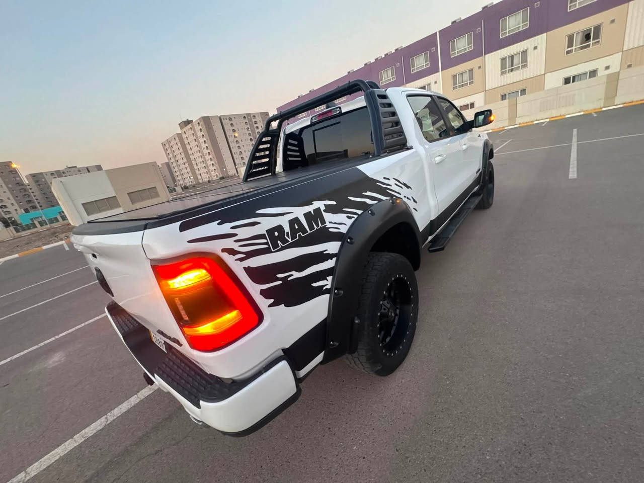 دوج رام سبورت 2021
(الوحش أمريكي ) 

السياره 8 سلندر 5.7L  
دفع رباعي 4X4 
سيارة رقم سليمانية
فول مواصفات
(( جلد // فورويل // دفلوك // شاشه // كامره // رادار // نقطه عمياء // گير ماوس // مكيفين // كراسي تدفئه//سكليتر كهرباء تحكم  // ))

الحادث
كولش بسيط طخه خفيفه بالچاملغ الامام والخلفي كل واحد مصبوغ منه نص 

محرك كير بشرط مامفتوح 
سيارة حيل نظيفة كلشي عل بلاد لوك
سيارة مابيـها دينار مصرف كامل من كل نواحي
السعر 269
مكان السياره السيديه
رقم صاحب سيارة ***********
متواجد واتساب
