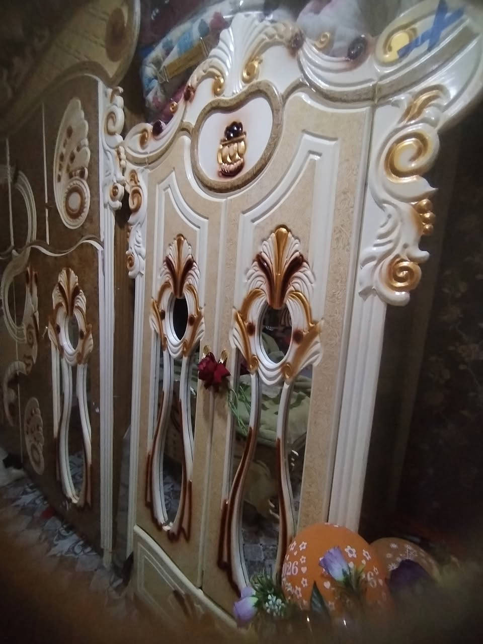 غرفة نوم البيع الشراي يتصل على الرقم ***********
