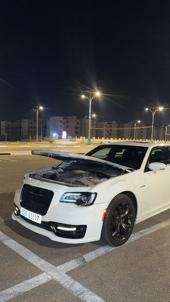 (S/ Hemi ) كرايسلر
الموديل: [2021 ]

المحرك: [ V8 / 5.7 ]

الكير: [ آوتوماتيك ]

الممشى: [57 الف ميل ]

اللون : [ أبيض - صدفي ]

الحالة: [ السيارة وارد أمريكا ضررها جاملغ عكس السائق ، بدون أيرباك ]

[  السعر  خاص 

[ المواصفات ]

- السيارة فئة S يعني فوووول مواصفات 1/1

[ الاضافاات ]

-السيارة Stock بوضع الشركة ما عليها اي اضافة

الموقع: [ كربلاء المقدسة ] P
ا
للتواصل واتس اب او اتصال : [ *********** ] 
السعر ٣٢٢
