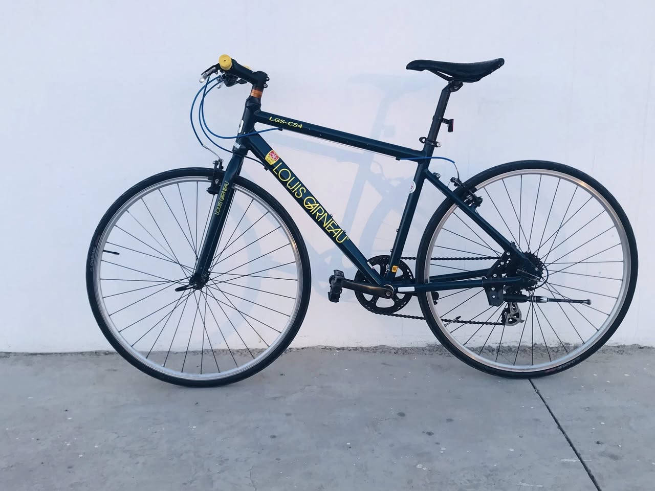 ⚜️السعر: (135) فقط قابل للتفاوض 💰
⚜️ السلام عليكم 👋🏻

⚜️ دراجة لويس كندي 🇨🇦 

⚜️ حجم 27 فريم عالي 🎖️

⚜️ كير فقاس شيمانو ⚙️

⚜️ سرج طبي لويس الأصلي 🪑

⚜️ مكينة عقرب 7 كير ⚙️

⚜️ ويالة زوم طبقتين 🛞

⚜️ تايرات تايلندي اصلي 🛞

⚜️ دراجة حيل حلوة احلى من الصور 🚴🏻

⚜️ سستم كامل مختوم شيمانو الاصلي 🥇

⚜️ خفيفة ريشة وزن 10 كيلوات ⚖️

📍الموقع: موصل_حي فلسطين 🏘️


**إذا كنت صاحب هذا الإعلان وتريد حذفه لأي سبب، رجاءا أرسل رسالة إلى الدعم الفني**