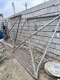 باب طباكتين للبيع للبيع  قيم وأخذ  العرض 4امتار الاستفسار 07757134658