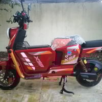 اخت الجديده بطاريات ٣٣ مكفوله جديده نقطه صبغ مابيهه وصلهه بيهه السعر ٤...