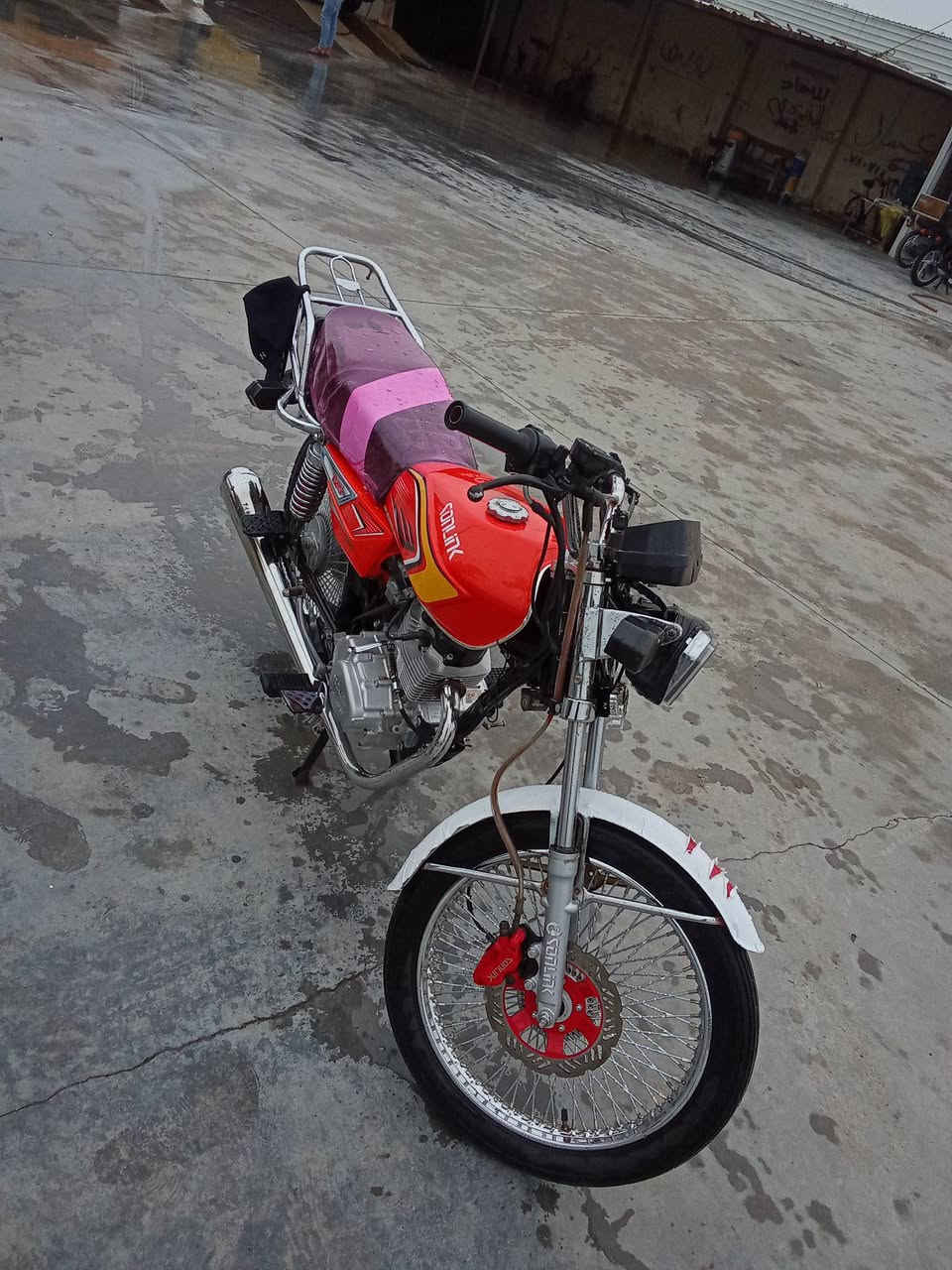 سلام عليكم دراجه تايكر مديل 25 
مكفولخ محرك بلاد لون مميز اوراق كامله 
دراجه تخبل ؟ سعرهه مناسب 650بيه مجال 
جماعه 575 ماريد شوفك شراي اتصل ***********
