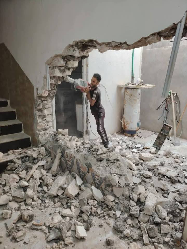 سلام عليكم  / يوجد كادر عمل جاهز/ تصعيد مواد/ تنضيف بيوت/ تفليش/ تكشيط/ تنضيف حدائق/ دفن نهري  / شقلنه ليل ونهار   /ومعداتنه جاهز/ ماعليك بس تصال على رقم  /  ***********./
