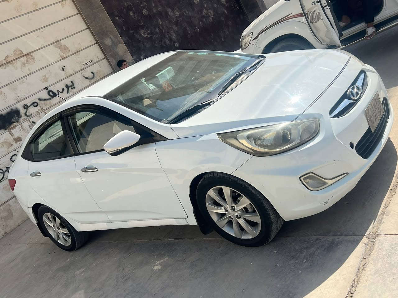 سلام عليكم 
بيع فقط هونداي اكسنت 2013 خليجي رقم أربيل شرط التحويل 
محرك 1600 دوش مكفول كير اوتماتيك مكفول حداديه تبريد شغال ويلكب 16 بلادي داخل لونين غرفه نضيفه 
صبغ مكانات ابيع حزام مكاني سامراء 
السعر 75 بيها مجال للشراي 
***********

